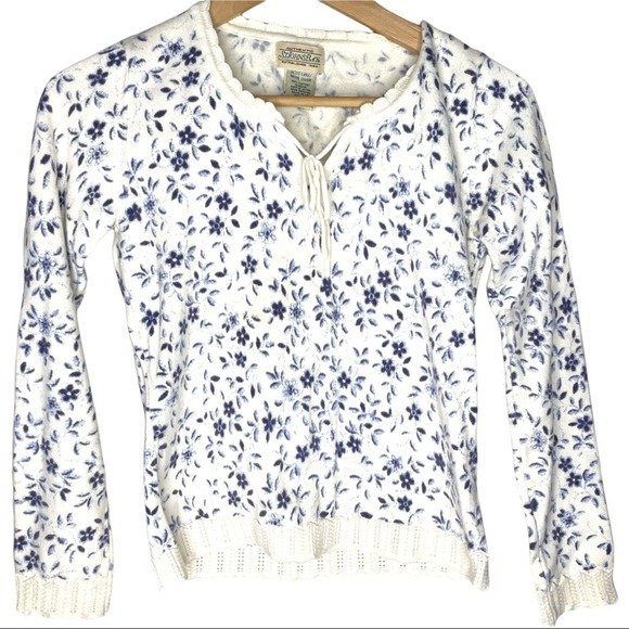 Vintage Sweaters - Vintage Blue White Floral Print Lace Up. Richer Detail Sweater Size Petite Large
